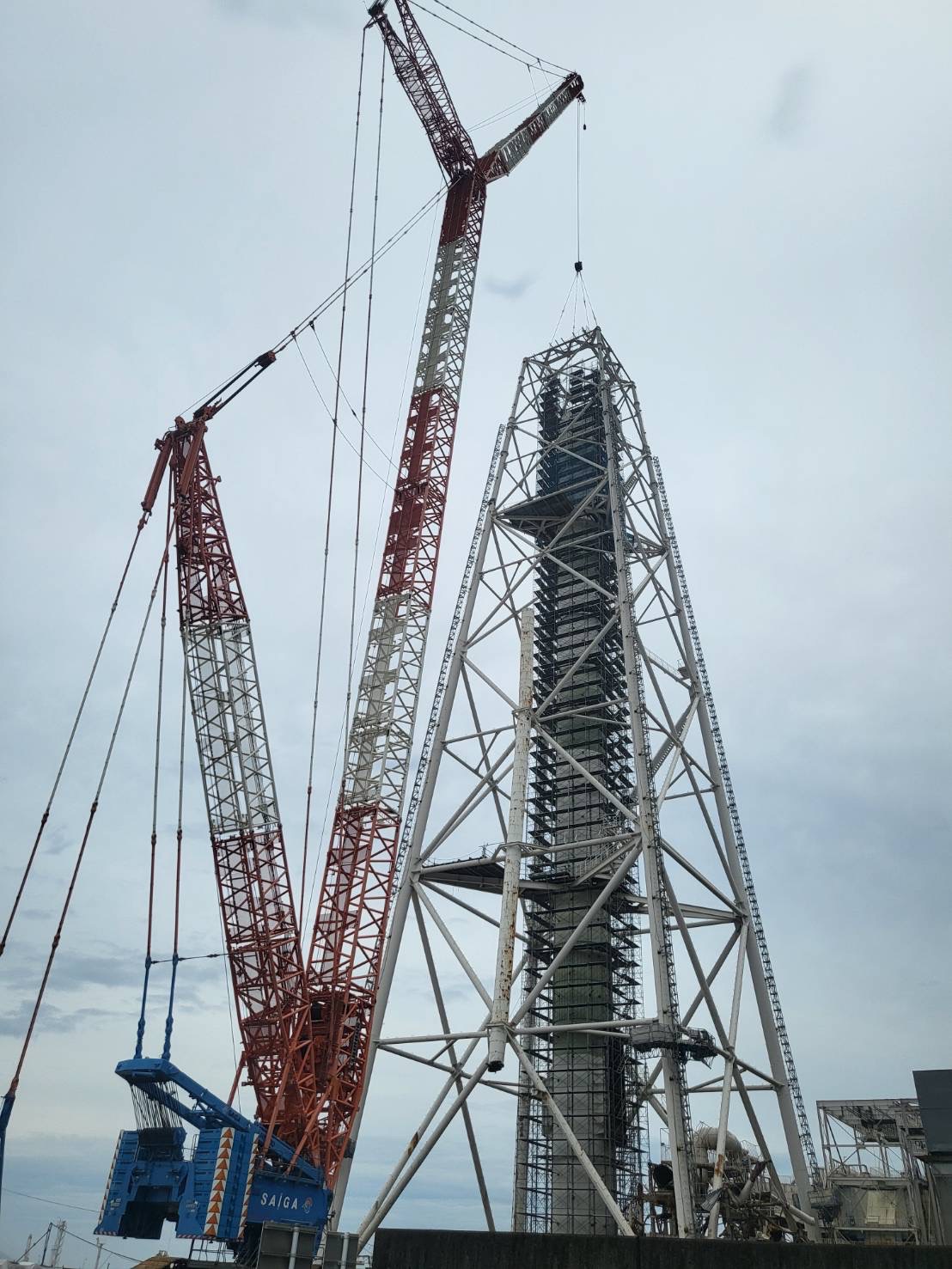 中国電力(株)旧岩国発電所 燃料タンク他除去工事 サムネイル